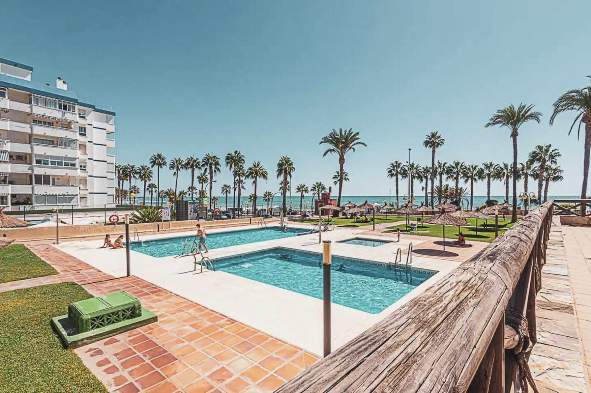 Precioso Apartamento En Primera Linea De Playa Benalmadena Bagian luar foto