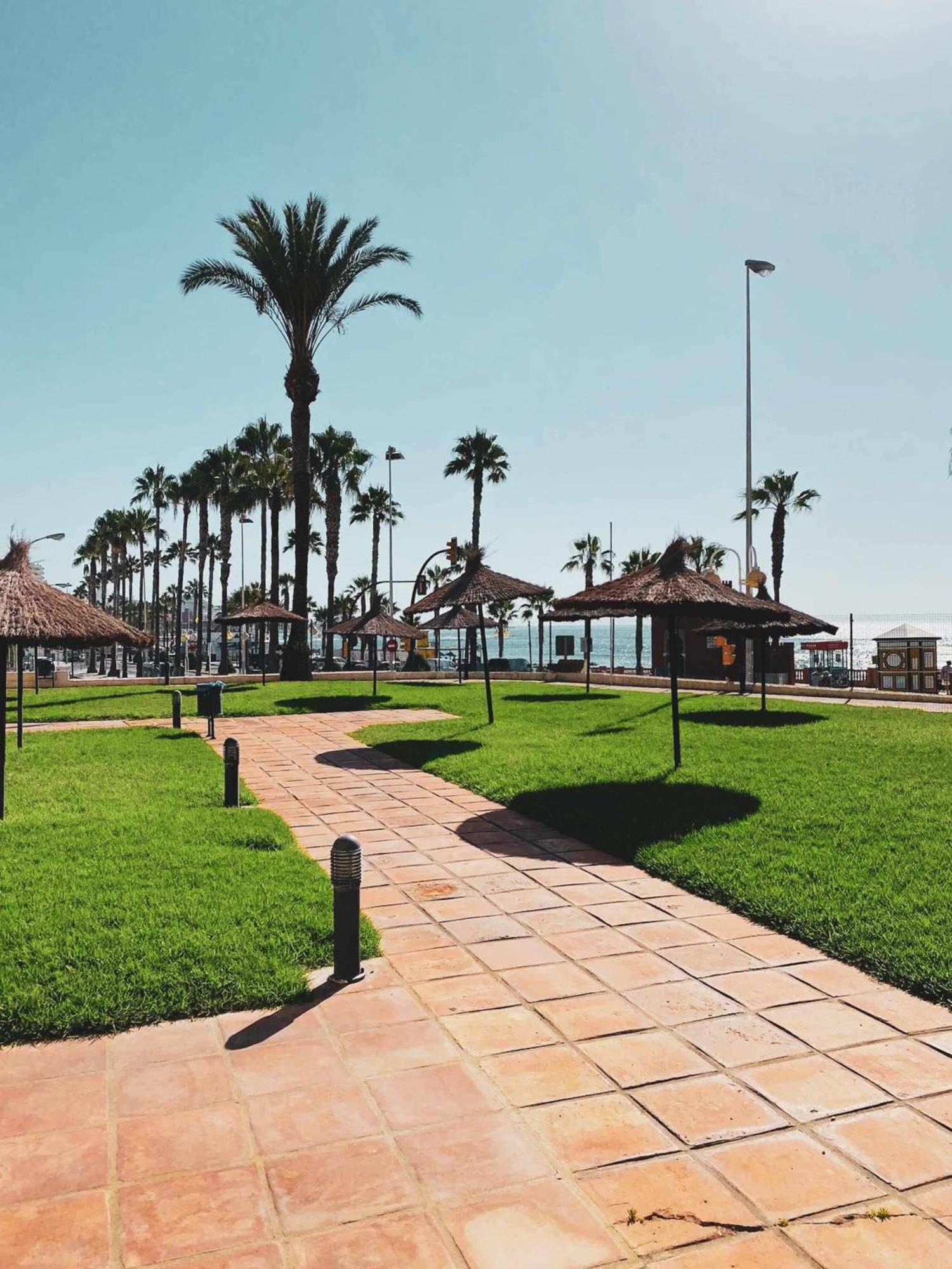 Precioso Apartamento En Primera Linea De Playa Benalmadena Bagian luar foto