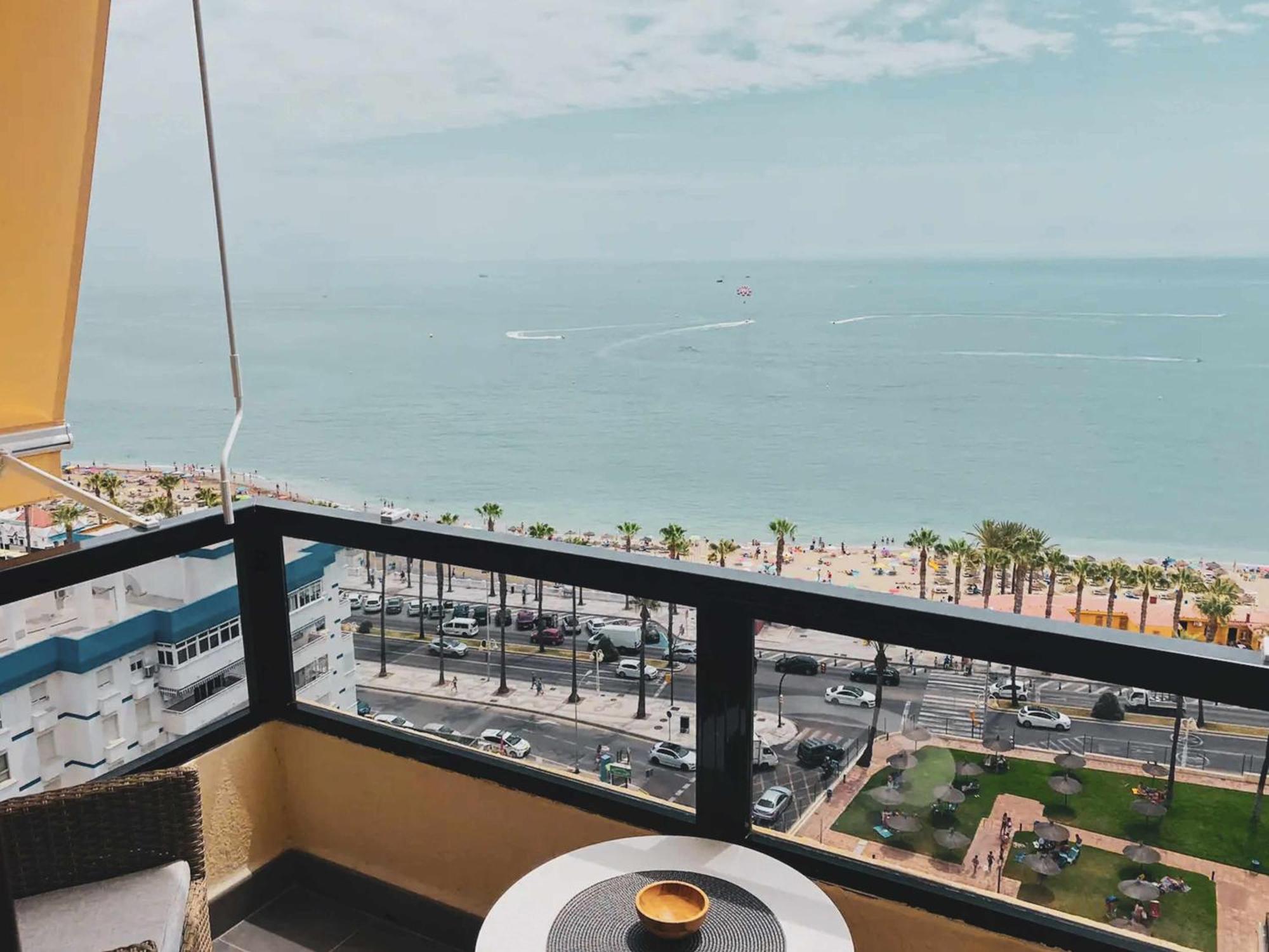Precioso Apartamento En Primera Linea De Playa Benalmadena Bagian luar foto